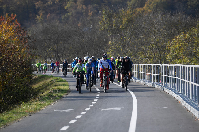 Nová unikátna cyklotrasa vedie do kúpeľov, svoje miesto na nej majú chodci aj cyklisti